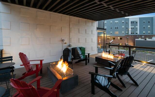 Hotel McCoy - Art, Coffee, Beer, Wine