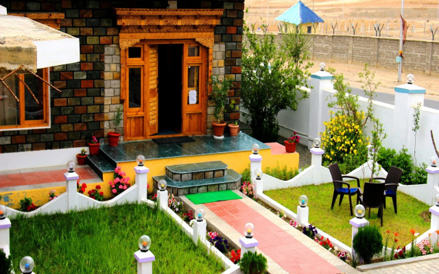 Hotel Jeevanam Villa