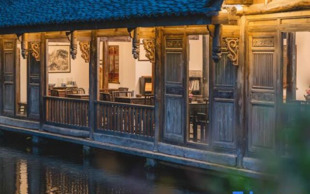 Qujia Courtyard Guesthouse