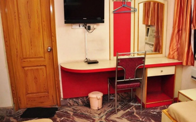 Hotel Aasthaa