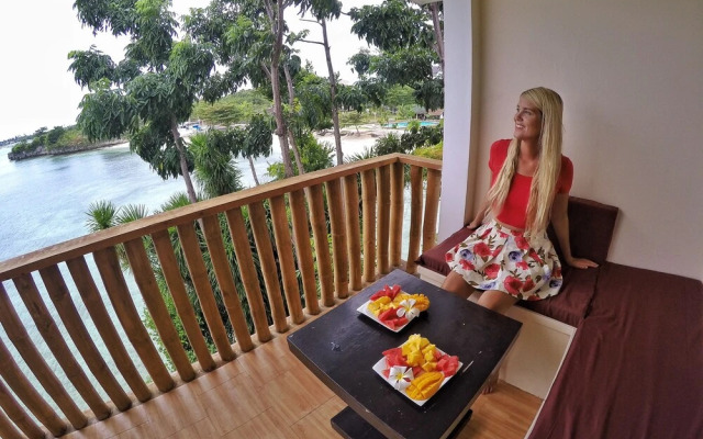 Thresher Cove Dive Resort