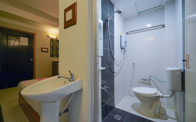 Fins Hotel by OYO Rooms