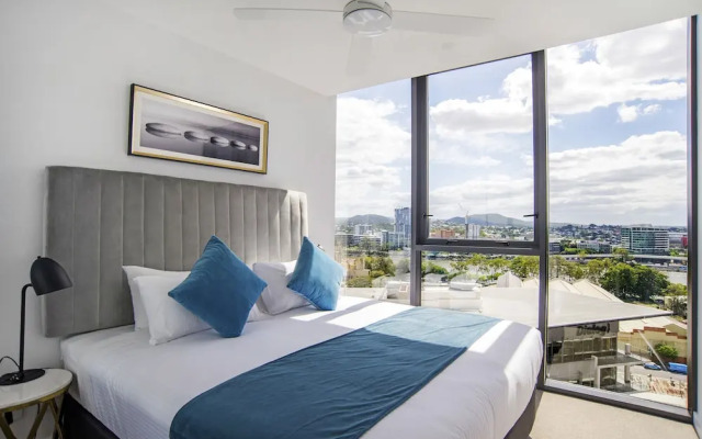 Brisbane One Apartments by CLLIX