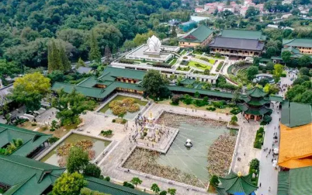 Floral Hotel·Shanshui Talk Hotel (Lushan Donglin Temple Store)