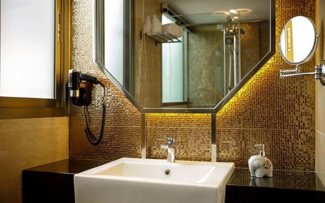 9 Suite Luxury Boutique Hotel