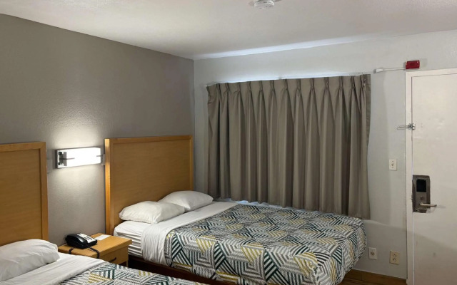Motel 6 Riviera Beach, FL