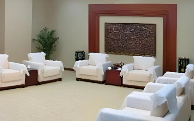 New Land Hotel