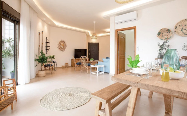 Akl - Chic Apts & Balconies in Batroun