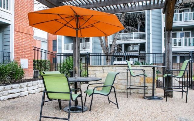WanderJaunt - Chic North Austin Apts