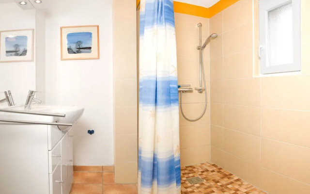 Cozy Coastal Apartment in Poel