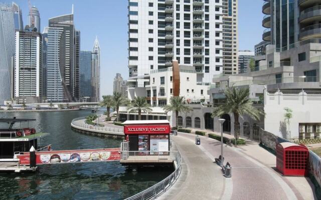 Elegantly Modern 1BR With Lovely Marina Views!