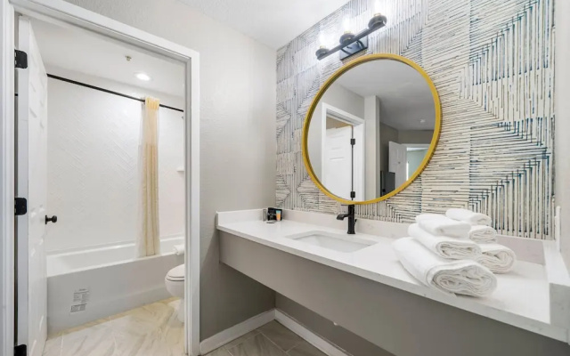 Newly Renovated Atlanta Gem Central Buckhead Apt
