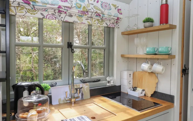 Burr 1 Shepherds Hut