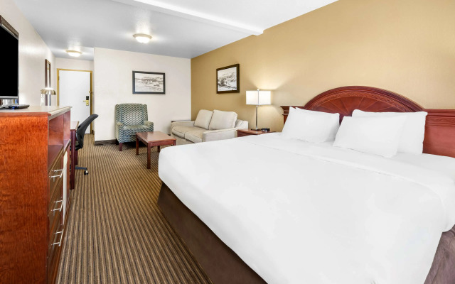 SureStay Plus Hotel by Best Western Drumheller