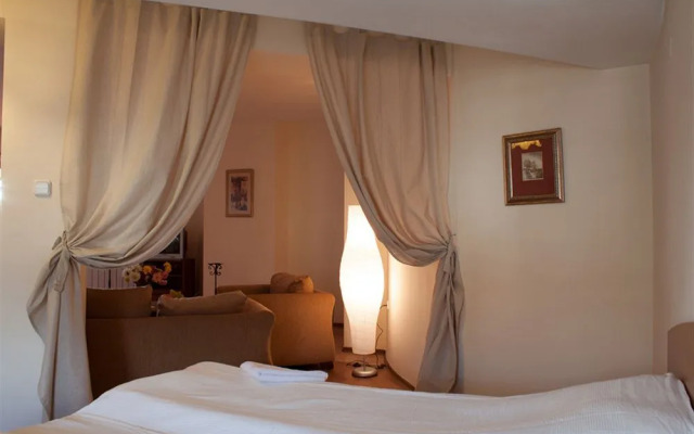 Hotel Alex
