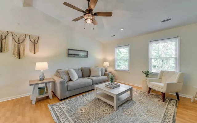 Pet-Friendly Lake Norman Retreat