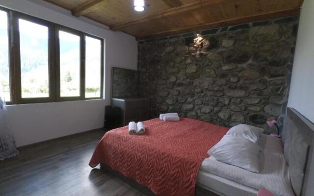 Peak Mazeri Guest House
