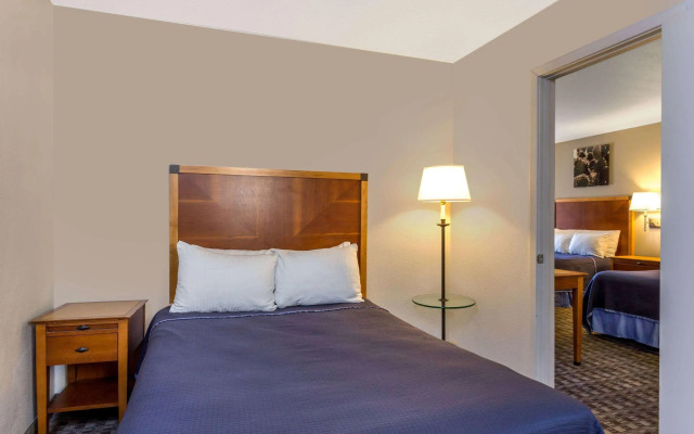 Howard Johnson by Wyndham Scottsdale Old Town