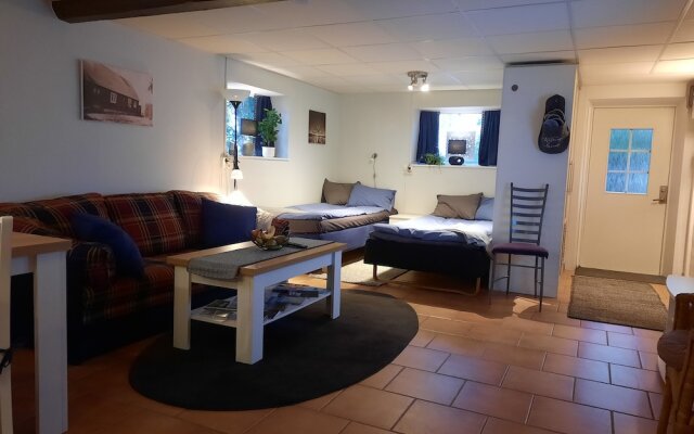 Tollarp - Barn - Sleeps 3 - Pet Friendly - Parking
