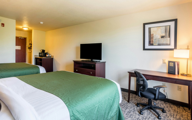 Cobblestone Hotel & Suites - Erie