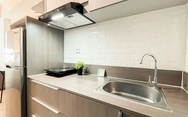 Studio Near Grand Serpong Mall At Apartment Collins Boulevard