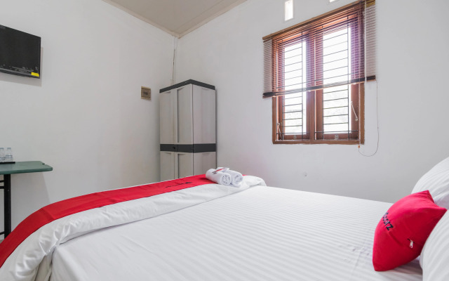 RedDoorz near Terminal Bubulak Bogor
