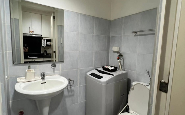 Staycation Sea Residences MOA Jermel