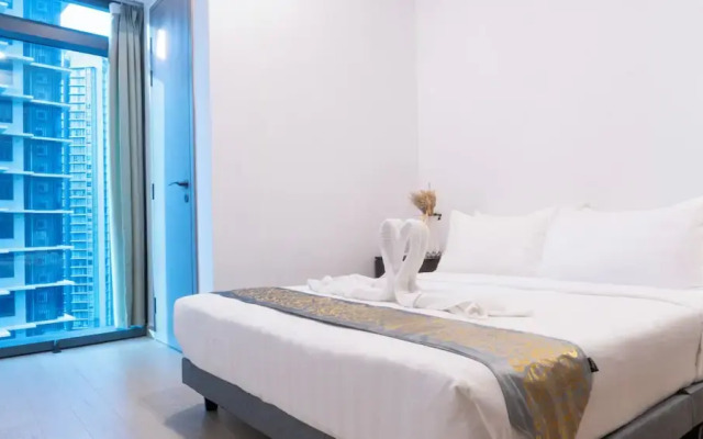 Moonway Luxury Suites At Eaton Residence