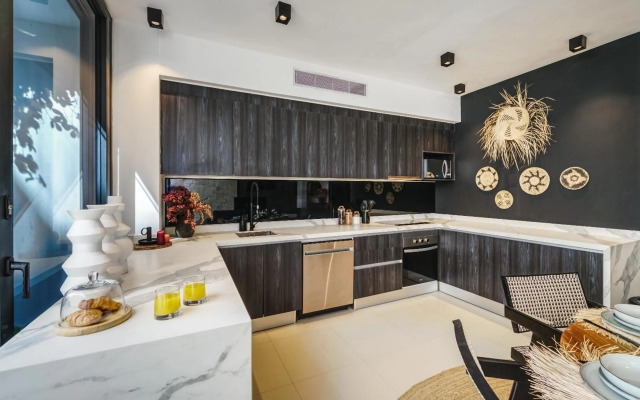 Modern 2BDR with Private Pool, Freestanding Bathtub and Views