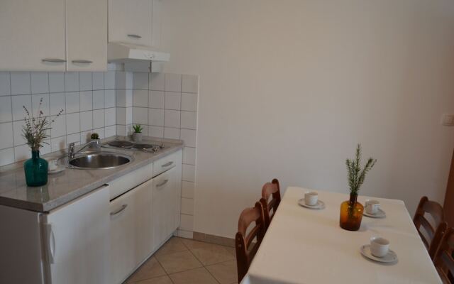Apartments Pirovcanka