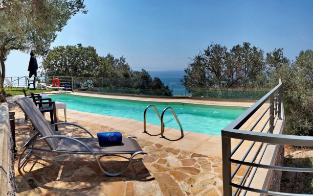 Ouzo Panoramic Houses 2, with private pool