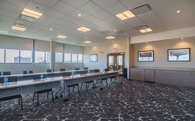 Hampton Inn Chicago North-Loyola Station