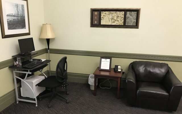 Days Inn & Suites Whitecourt