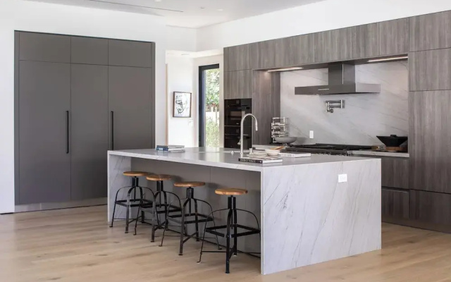 Elegant Melrose Home w Pool and Private Rooftop