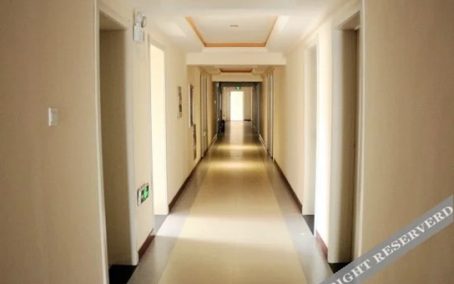 Super 8 (Jinzhou South Bridge)