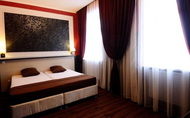 A-Hotel