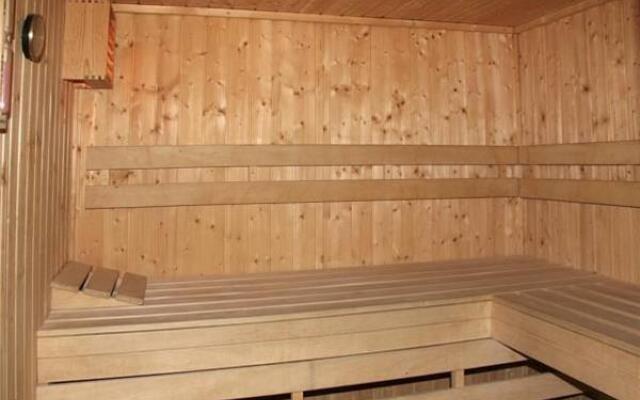 Relax Inn Health & Spa