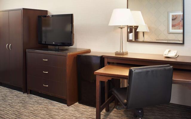 DoubleTree by Hilton Detroit - Dearborn