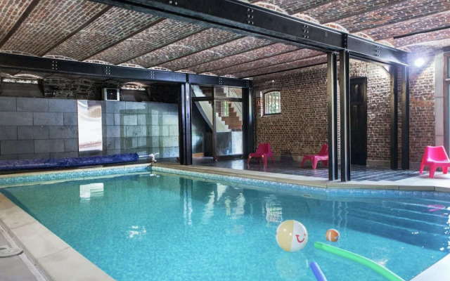 Luxurious Mansion in Neblon-le-pierreux With Pool