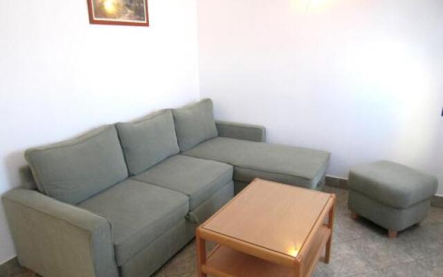 Apartments Luna Tisno
