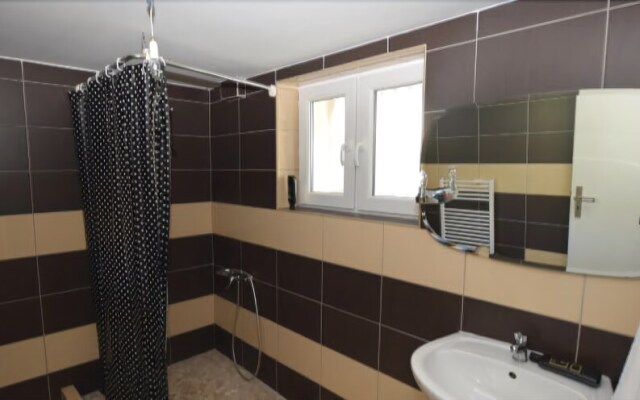 AB Apartment 12