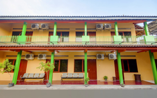 Super OYO 1788 House 24