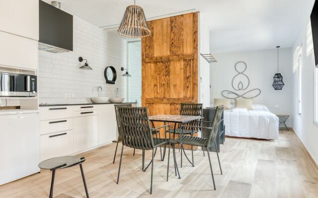 Cozy Holiday Apartment With Terrace and BBQ