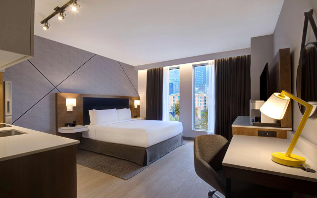 Hampton Inn by Hilton Montreal Downtown