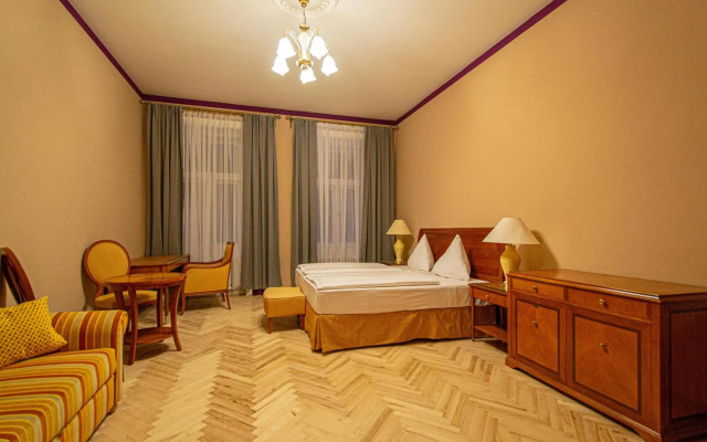 4 Bedrooms 130m2 apartment at the Main City Square