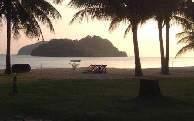Holiday Beach Resort