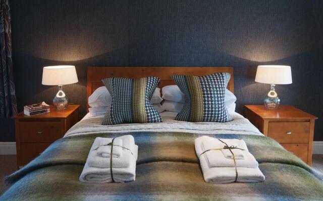 Hillside Lodge B&B
