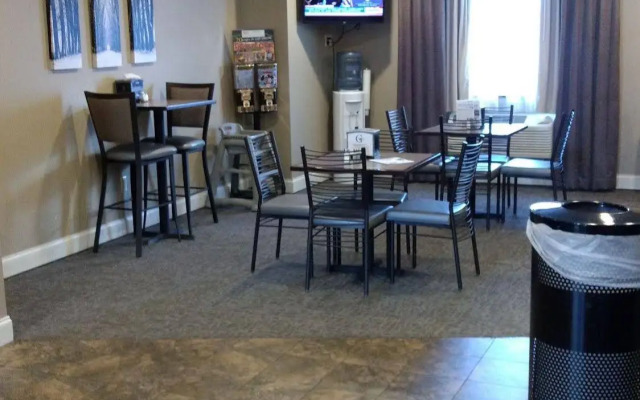 Grandstay Hotel Suites Thief River Falls