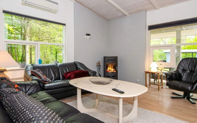 6 Person Holiday Home in Glesborg