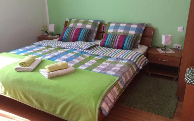 Apartments and Rooms Tavcar